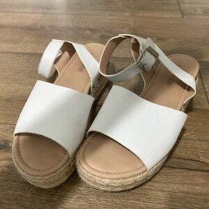Cushionaire espadrille platform sandals